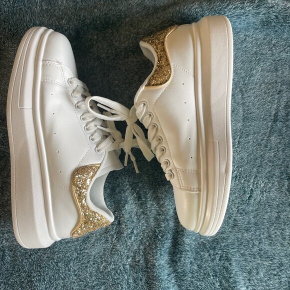Like New Berness White Platform Sneakers with Gold Glitter Size 8 - Picture 1 of 3